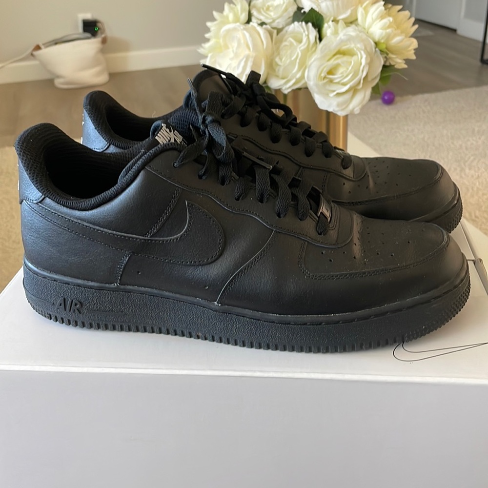 Black nike Air Force 1 custom